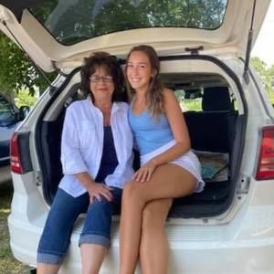 Meet your Posher, Connie